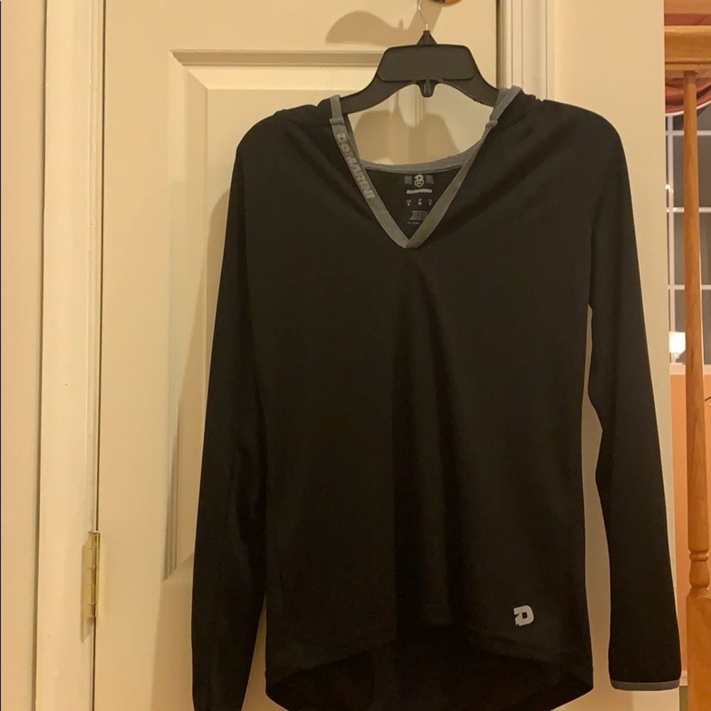 Workout hoodie v neck